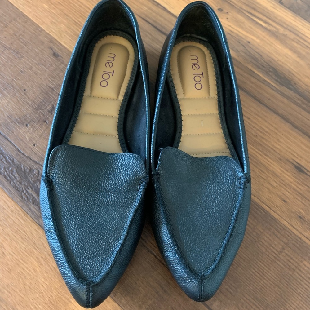 Black dress shoes